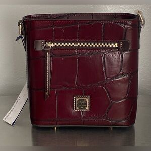 NWT…DOONEY AND BURKE CROC EMBOSSED LEATHER CROSSBODY HANDBAG IN BORDEAUX